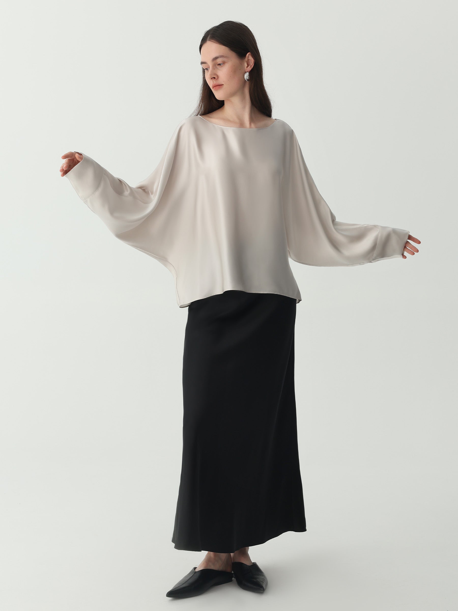 #color_Soft Gray White