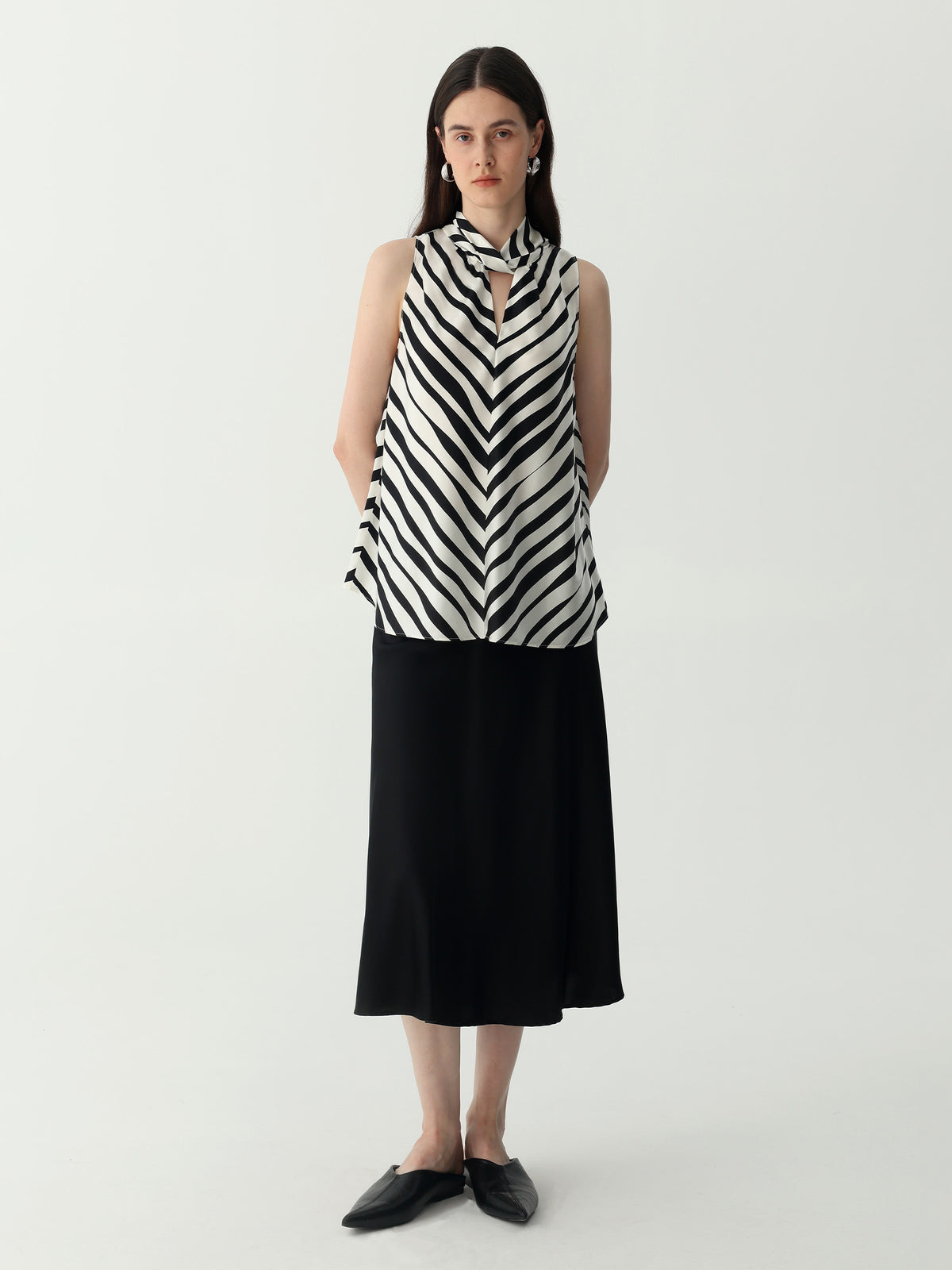 Striped Sleeveless Keyhole Top in Silk #color_Strip