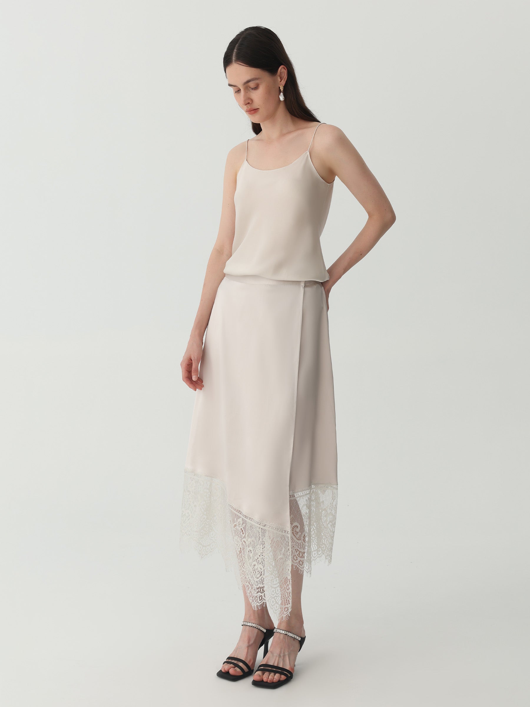 #color_Soft Gray White