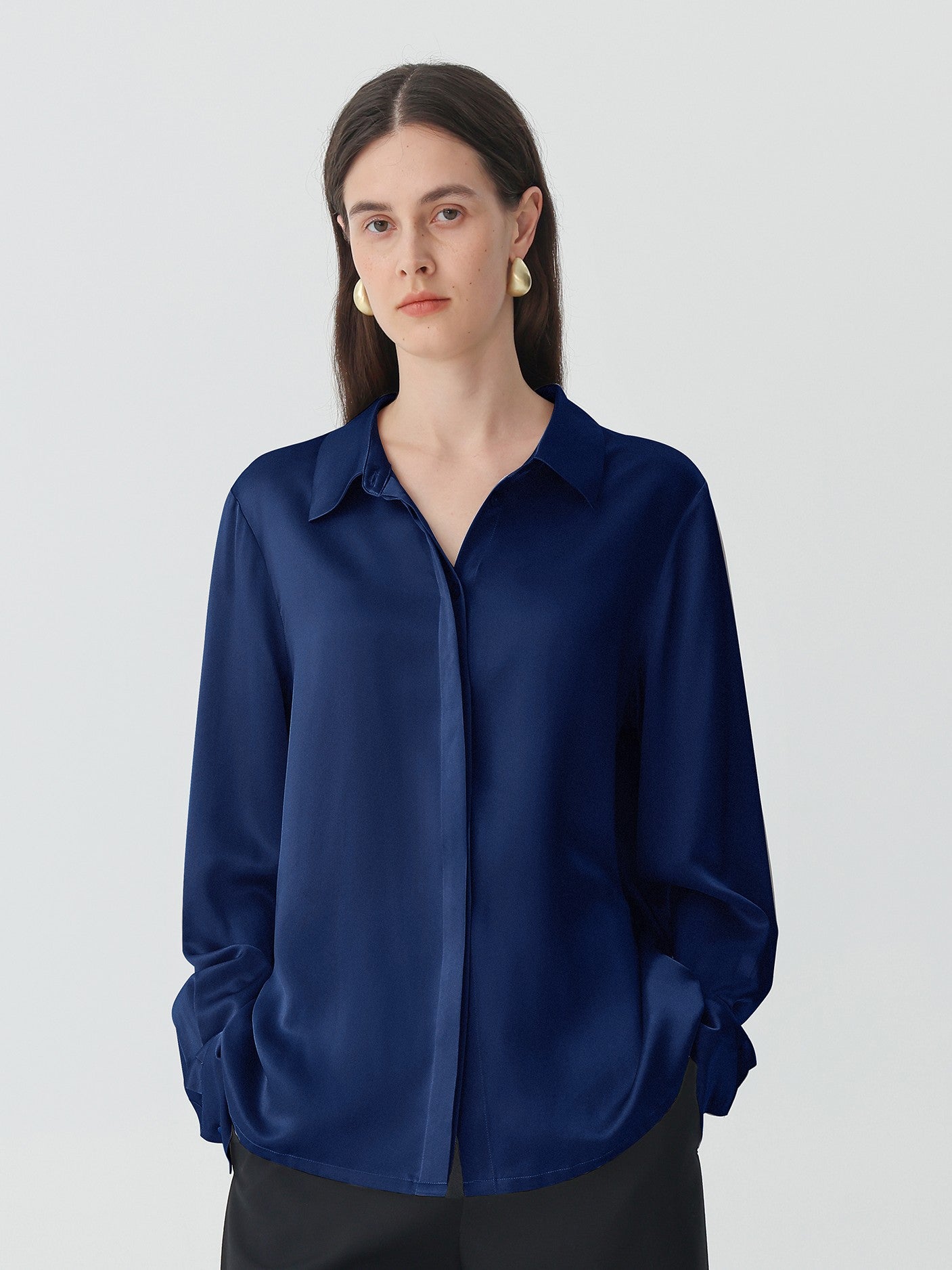 Washable Blouse in silk #color_Navy