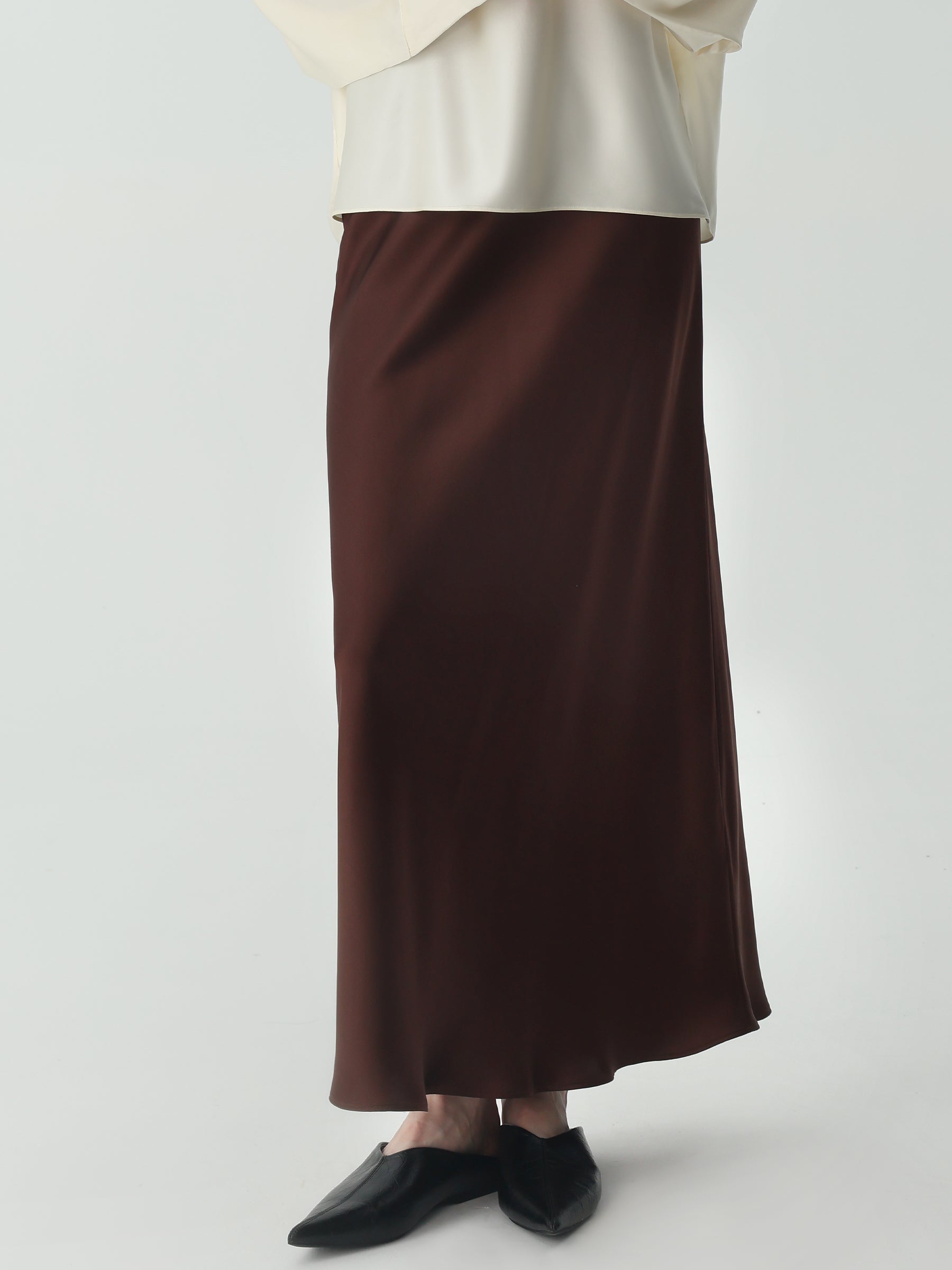 Ankle-length Midi Skirt in Silk #color_Chocolate