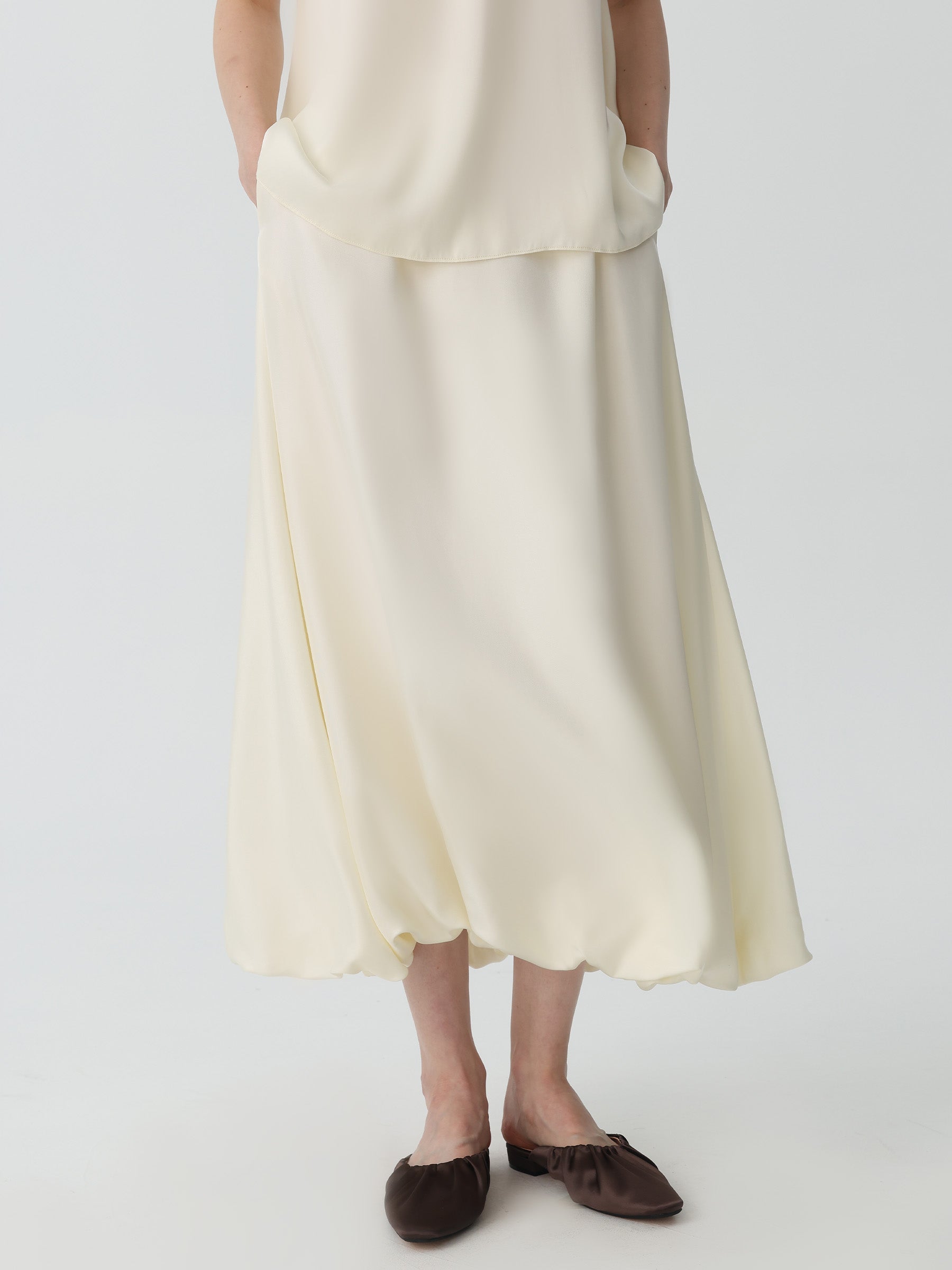 Tulip Balloon Skirt in Twill Silk #color_Ivory White