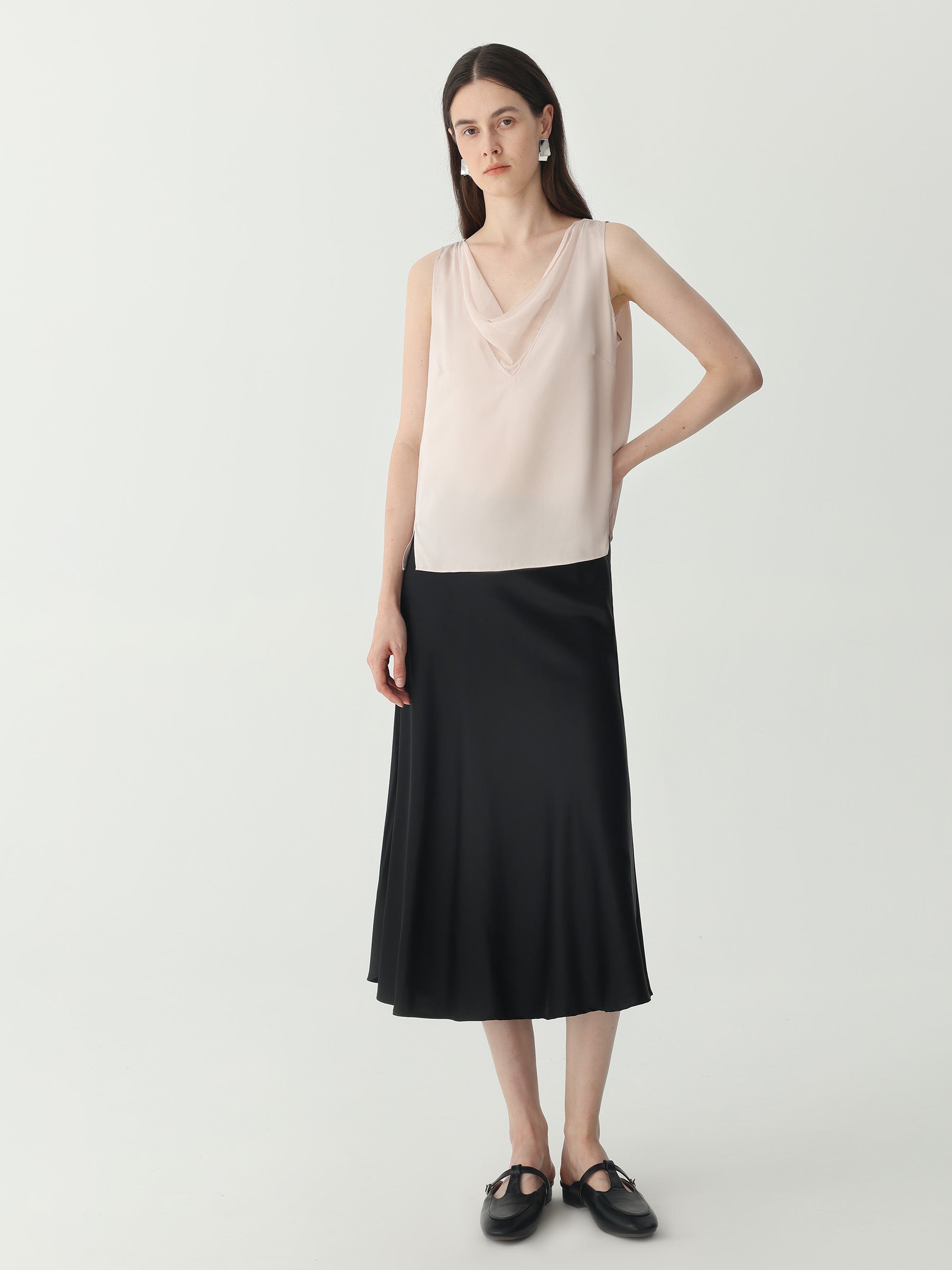 Bias-Cut Silk Skirt #color_Black