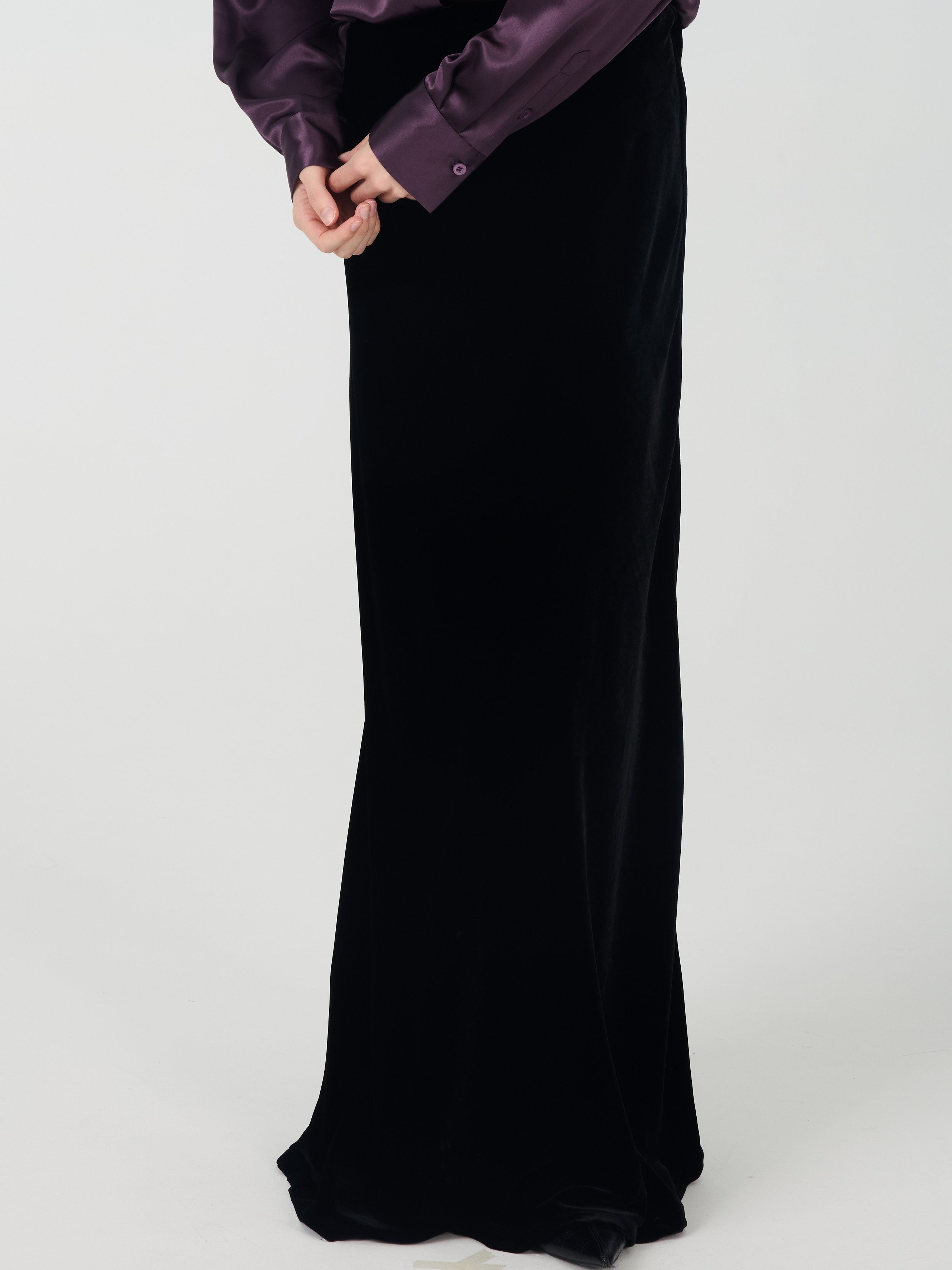 Silk Velvet Maxi Skirt#color_Black