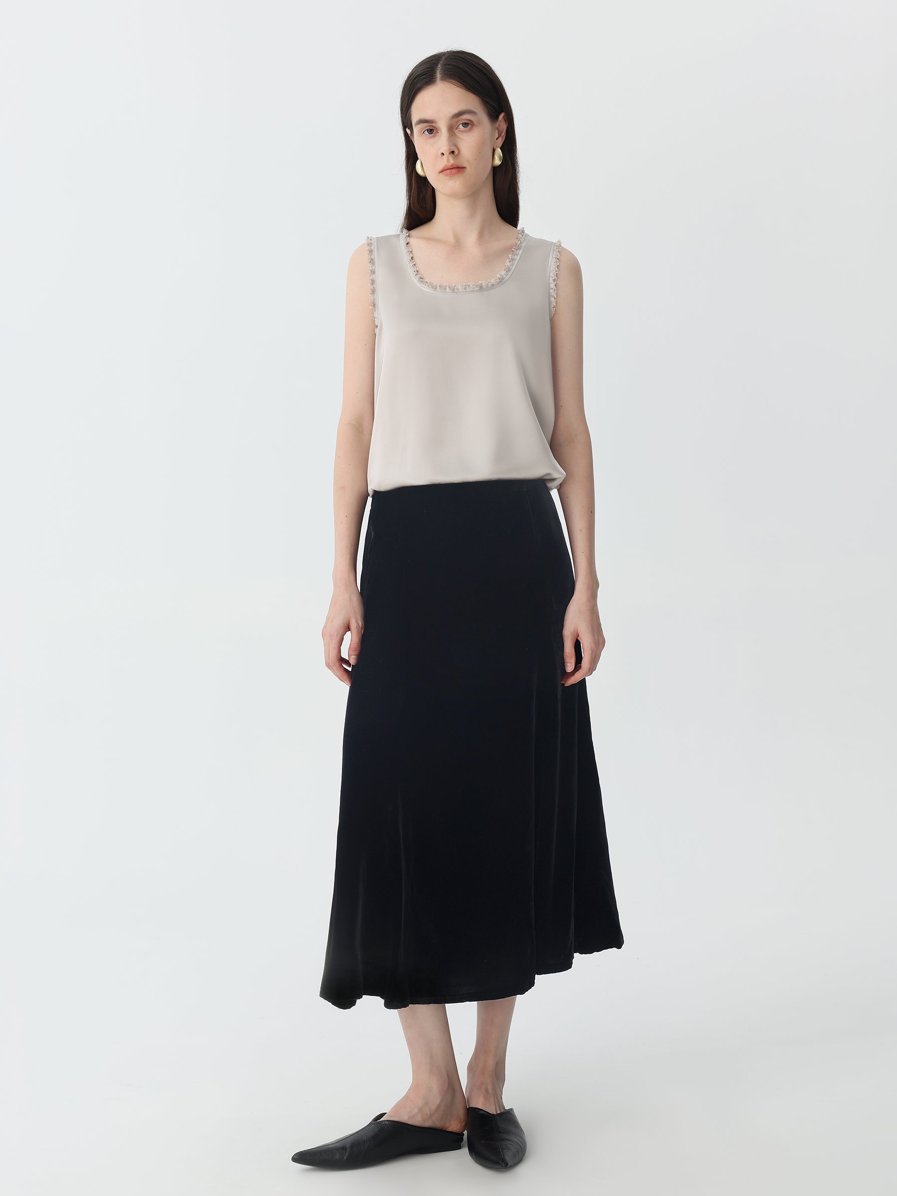Sleeveless Tank Top in Silk #color_Soft Gray White