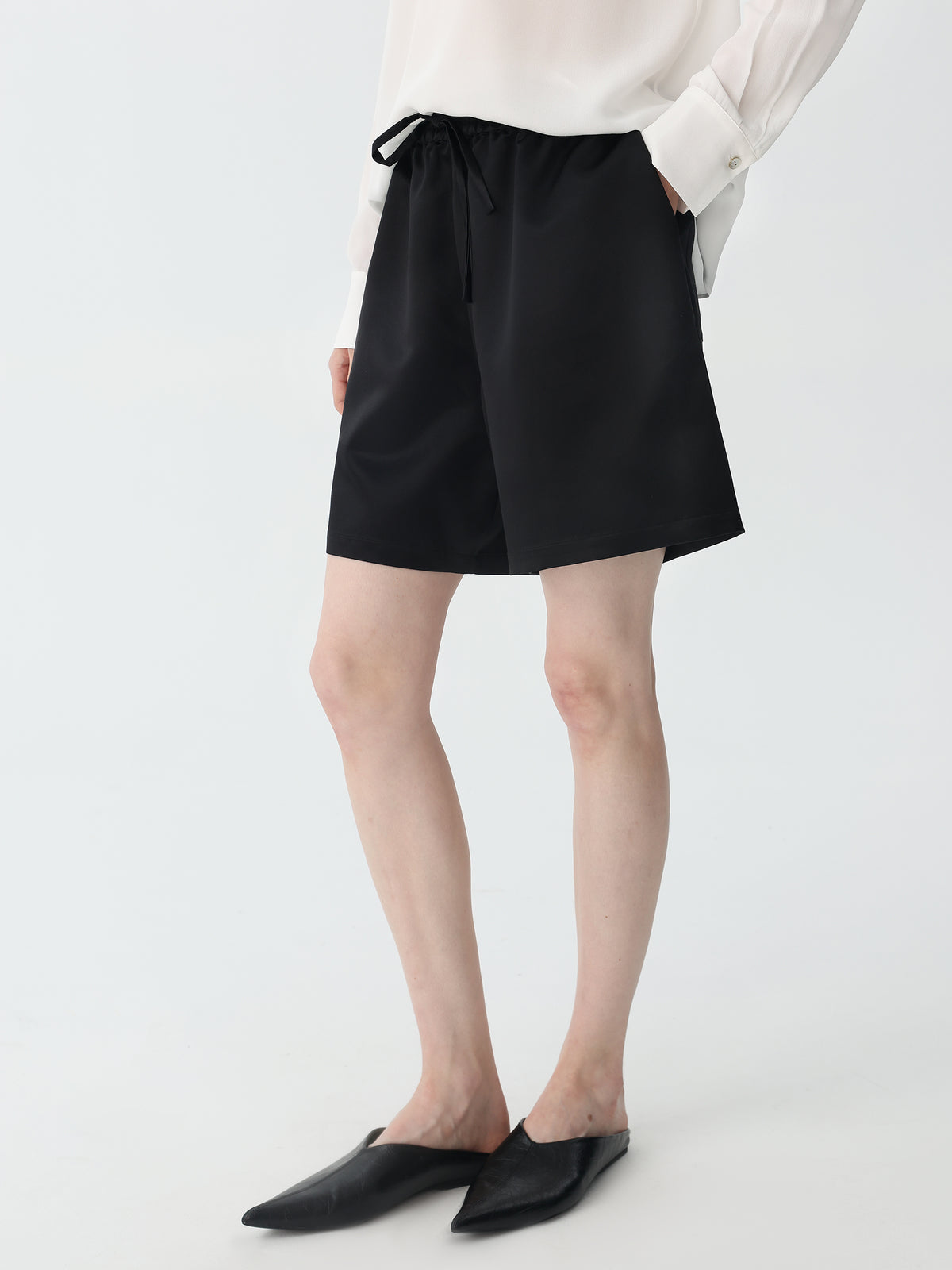 Silk-Wool Blend Shorts #color_Black