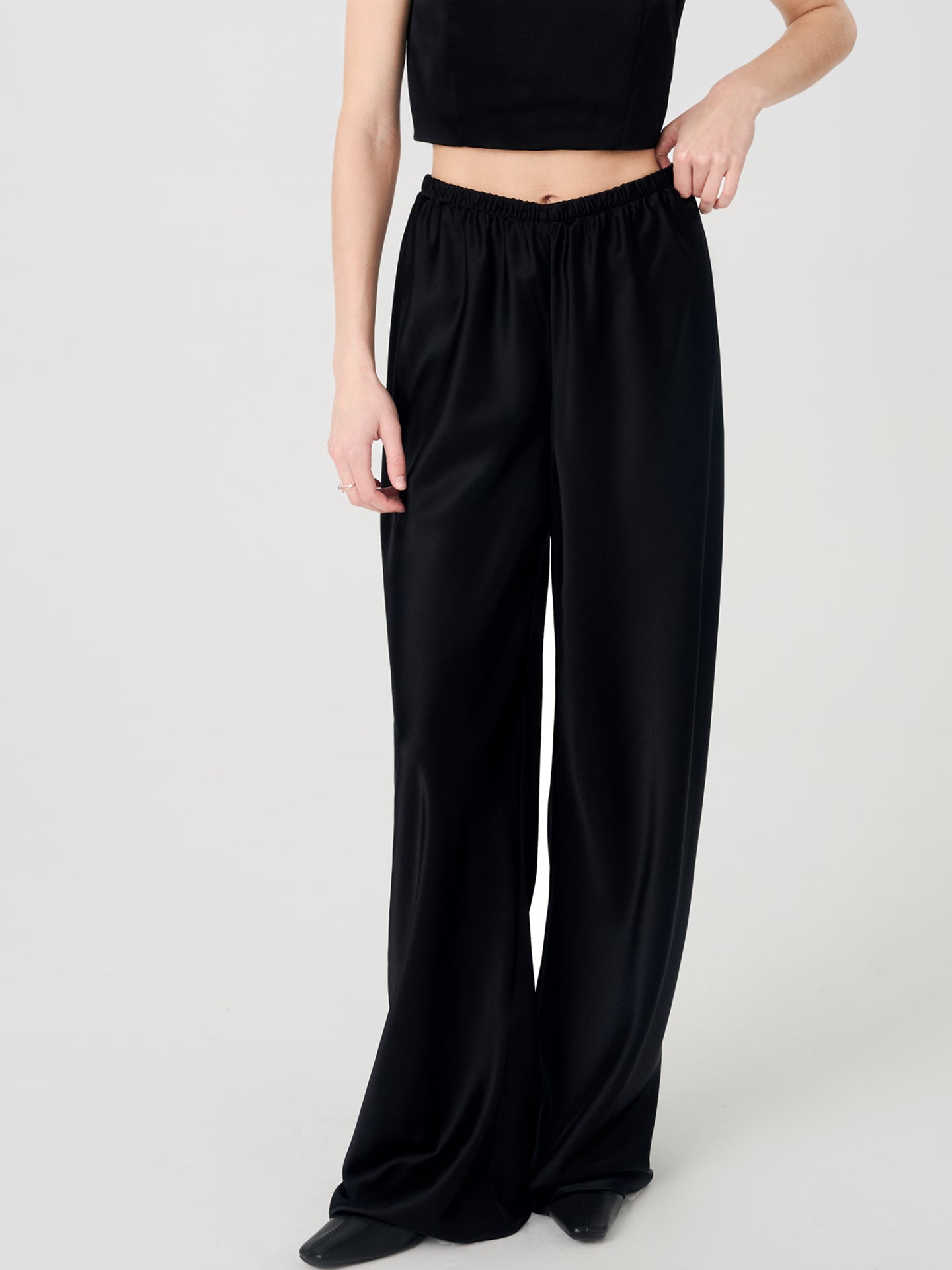 Fluid Wide-Leg Draped Pants#color_Black