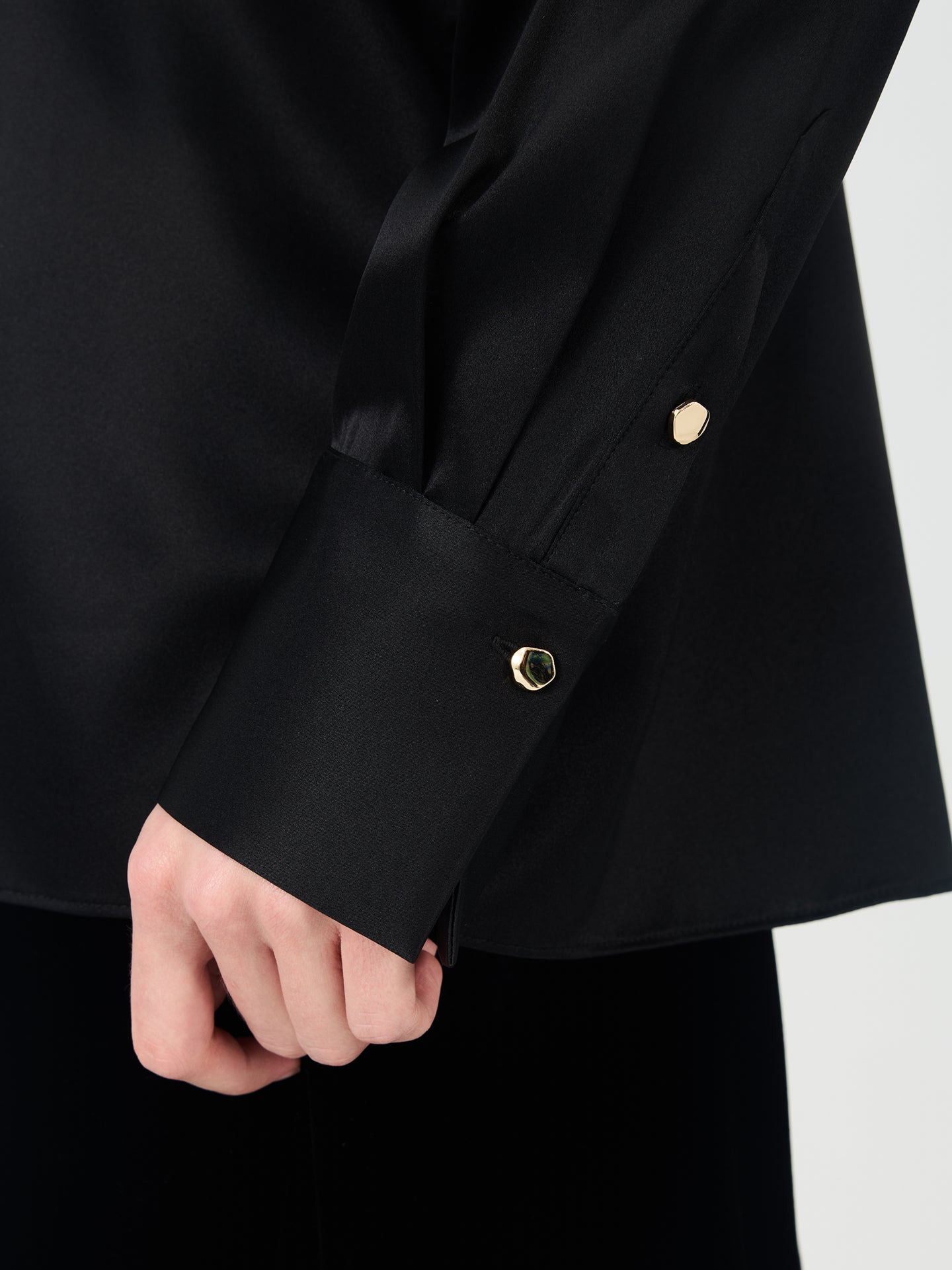 Mulberry Silk Metal Button Blouse#color_Black