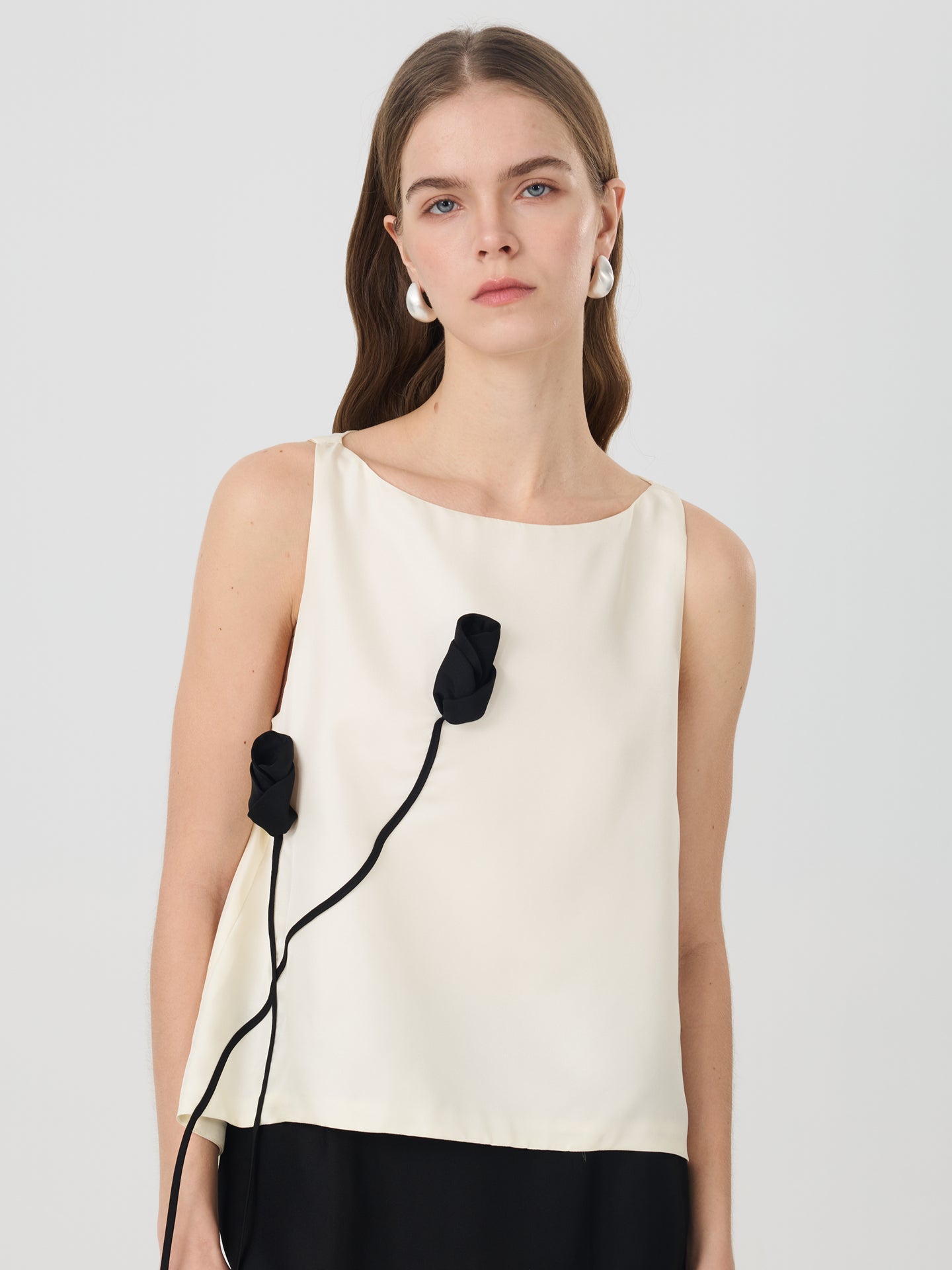 Mulberry Silk Floral Applique Sleeveless Top#color_White