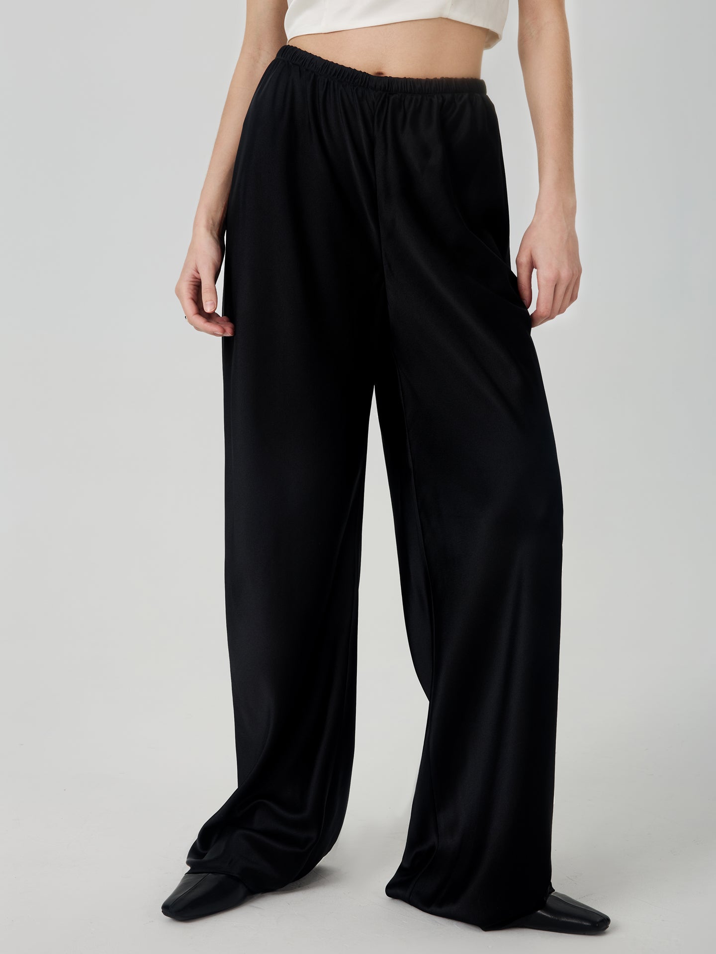Fluid Wide-Leg Draped Pants#color_Black