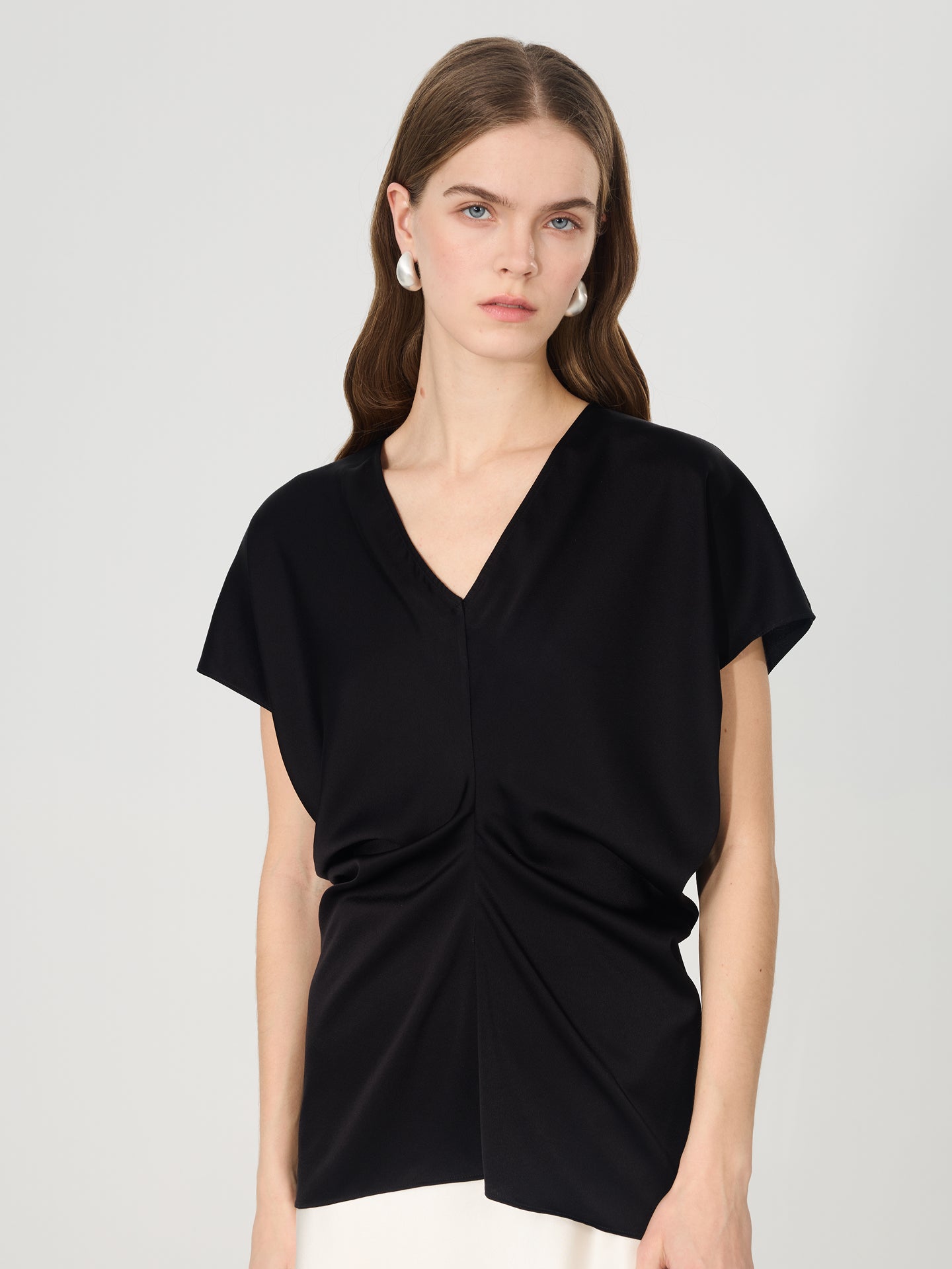 Mulberry Silk V-Neck Ruched Twist Top#color_Black
