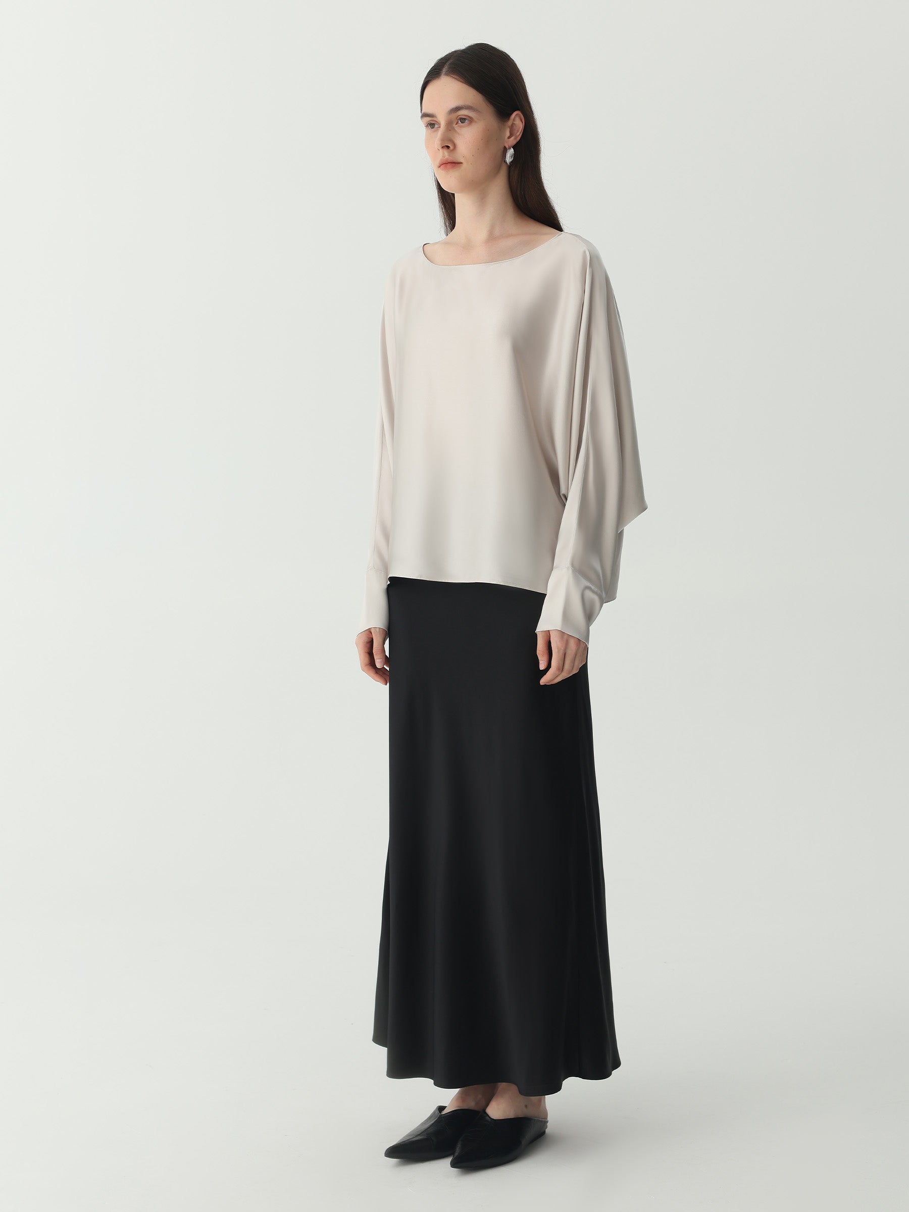 #color_Soft Gray White