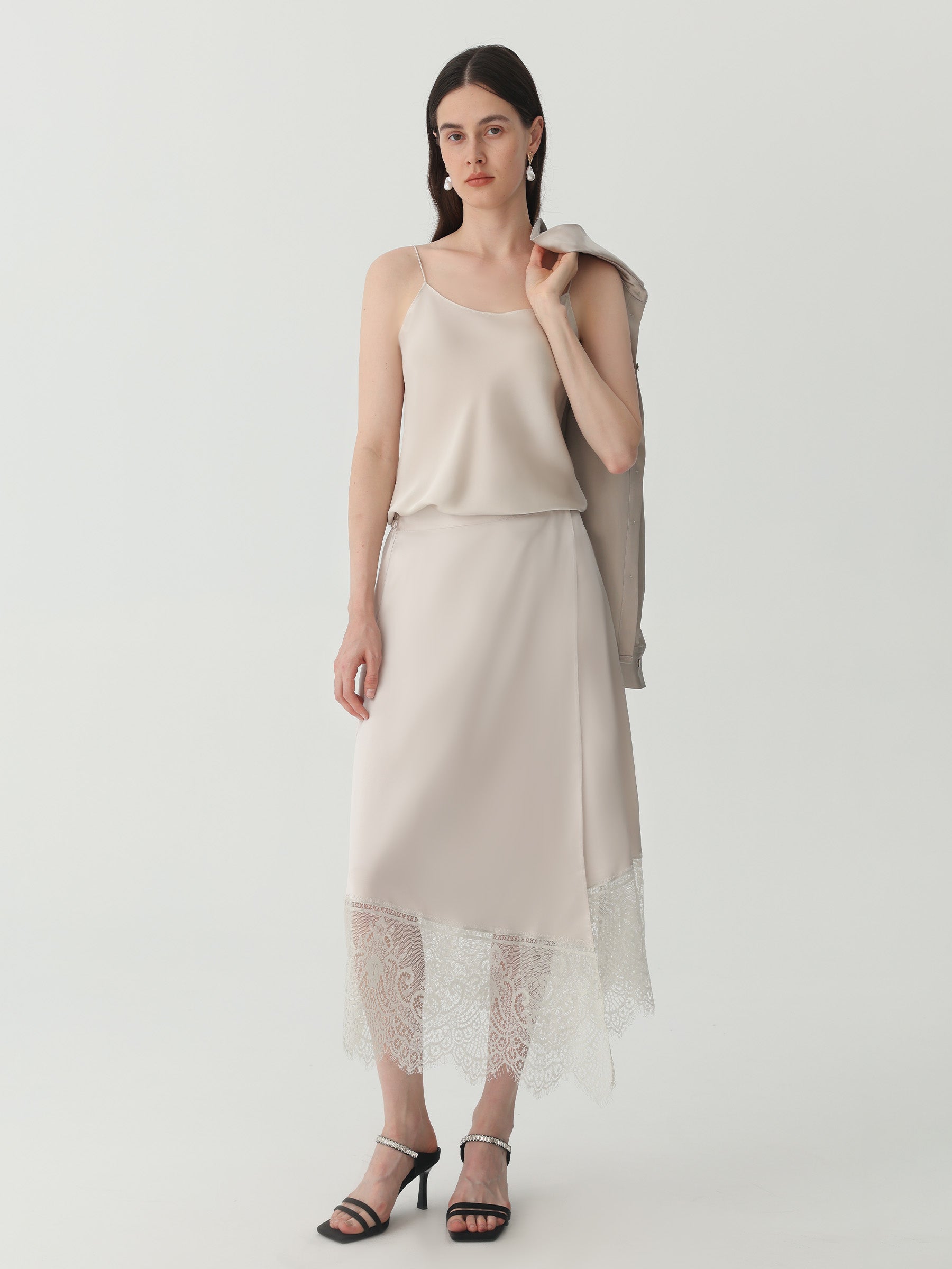 #color_Soft Gray White