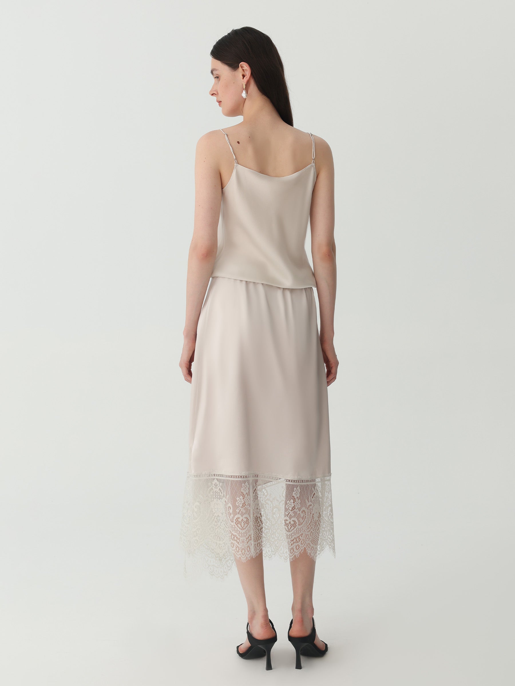 #color_Soft Gray White