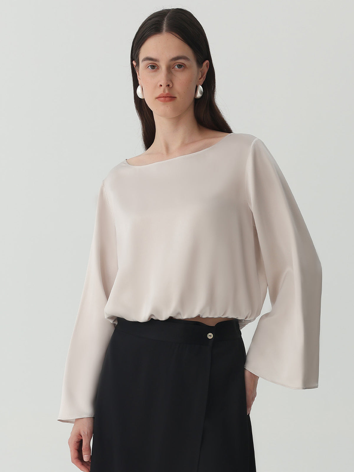 Bell-sleeved top in Silk #color_Light Grey