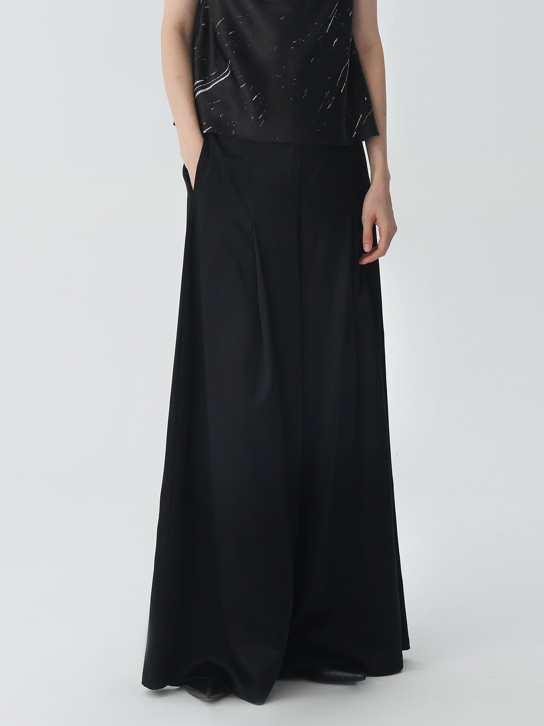 Wide-Leg Silk Pants #color_Black