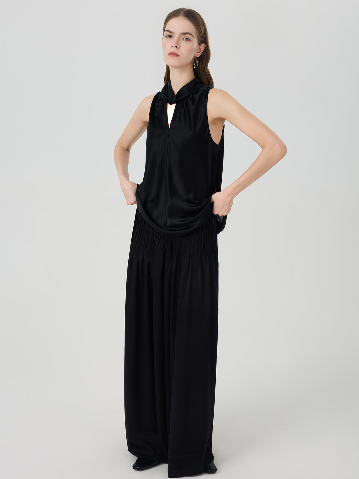 Tuck-Pleated Wide-Leg Pants#color_Black