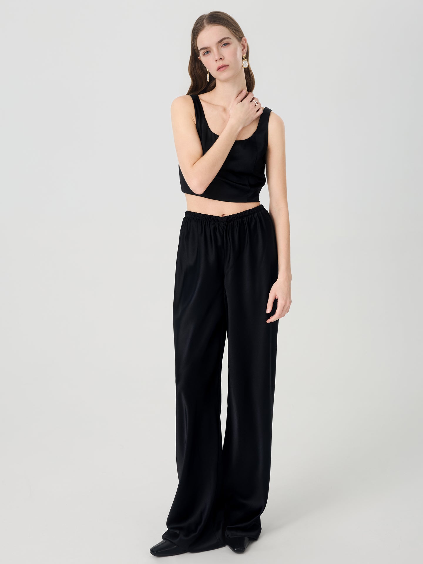Fluid Wide-Leg Draped Pants#color_Black
