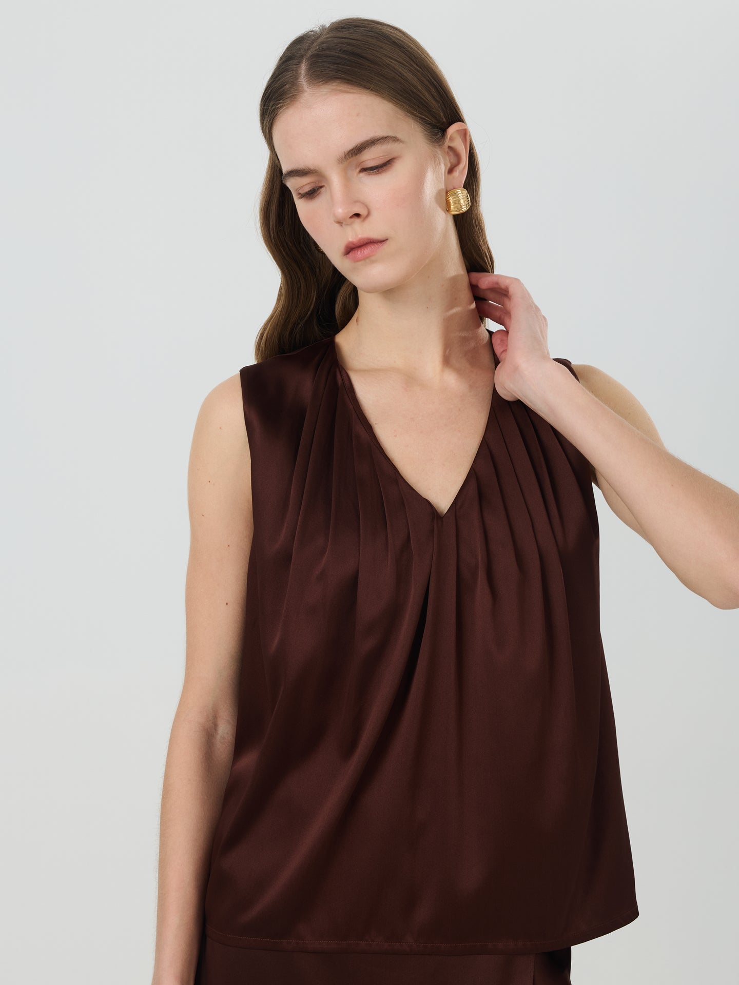 Mulberry Silk V-Neck Ruched Twist Top#color_Chocolate