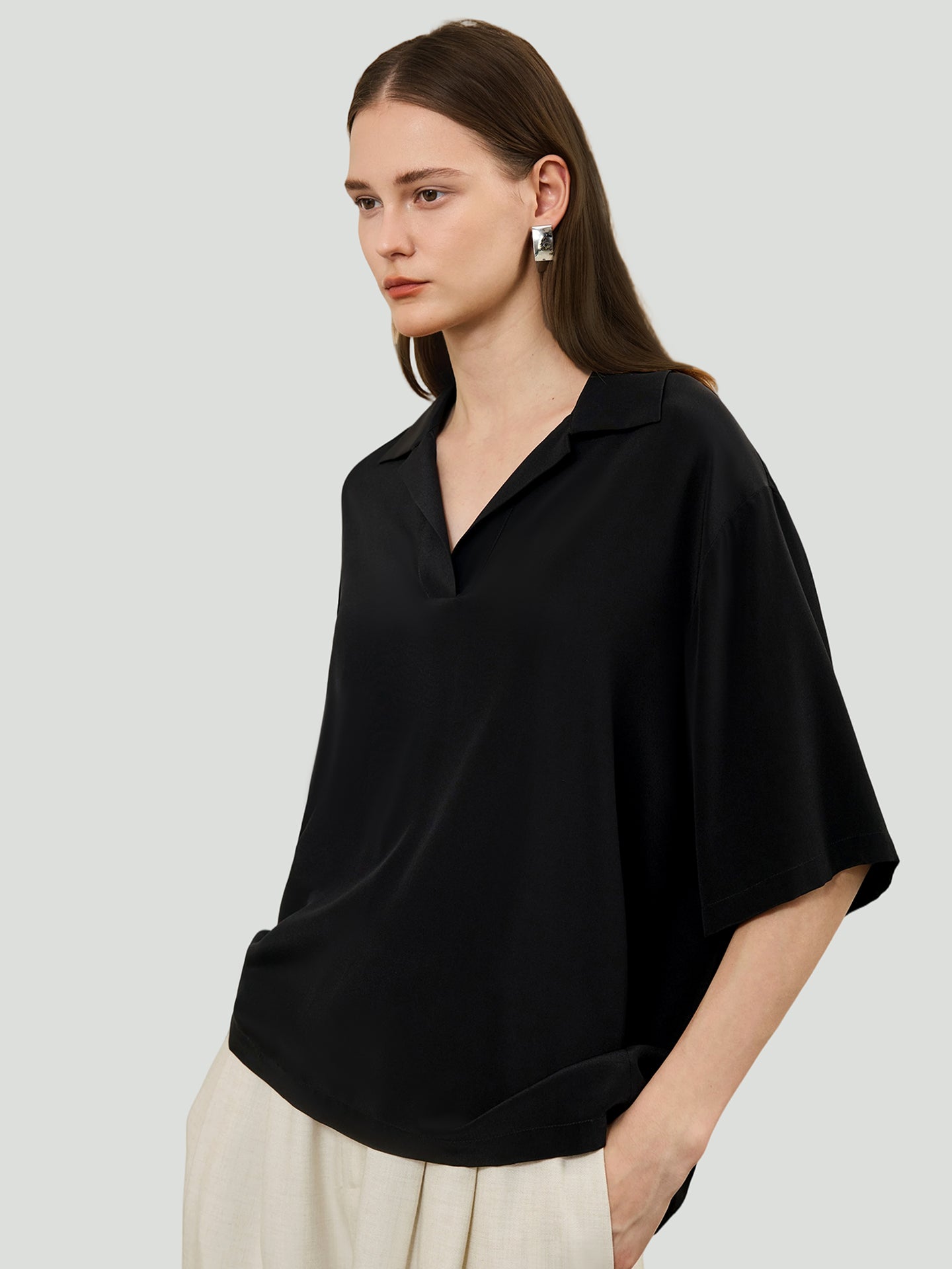 Half-open polo shirt in silk#color_Black