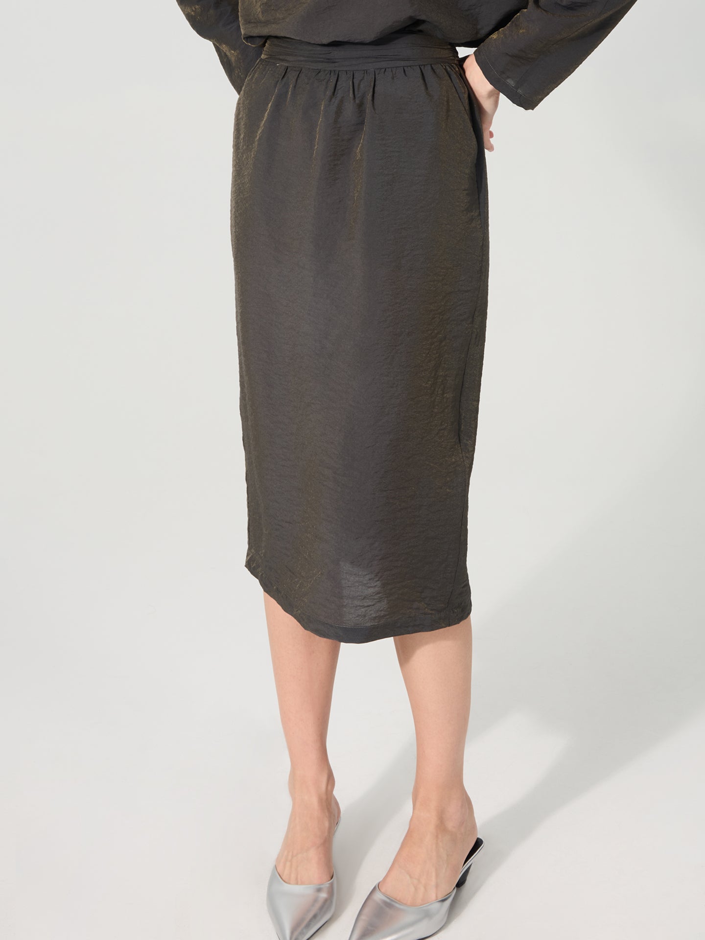 Minimalist Elastic-Waist Midi Pencil Skirt#color_Charcoal