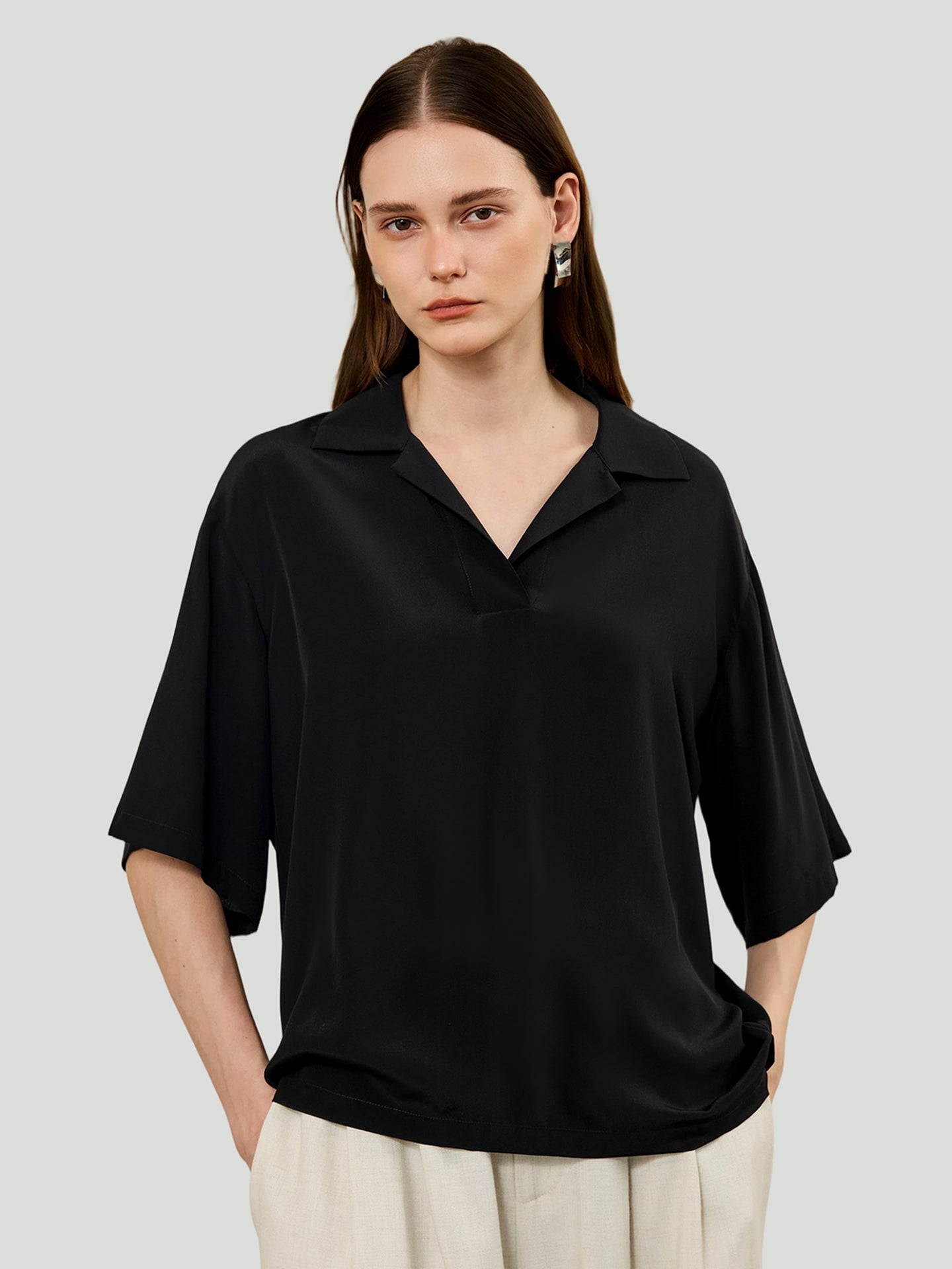 Half-open polo shirt in silk#color_Black