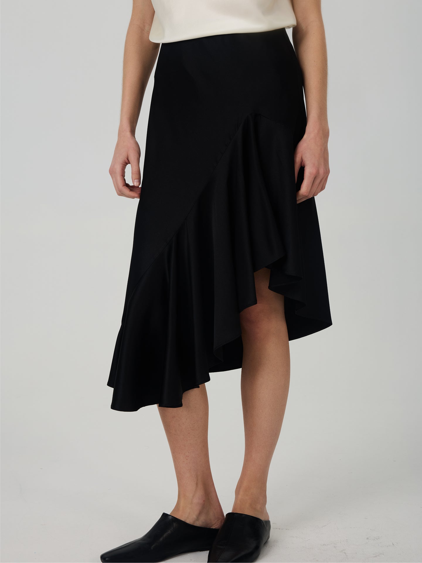 22 Momme Silk Asymmetrical Ruffle Midi Skirt#color_Black