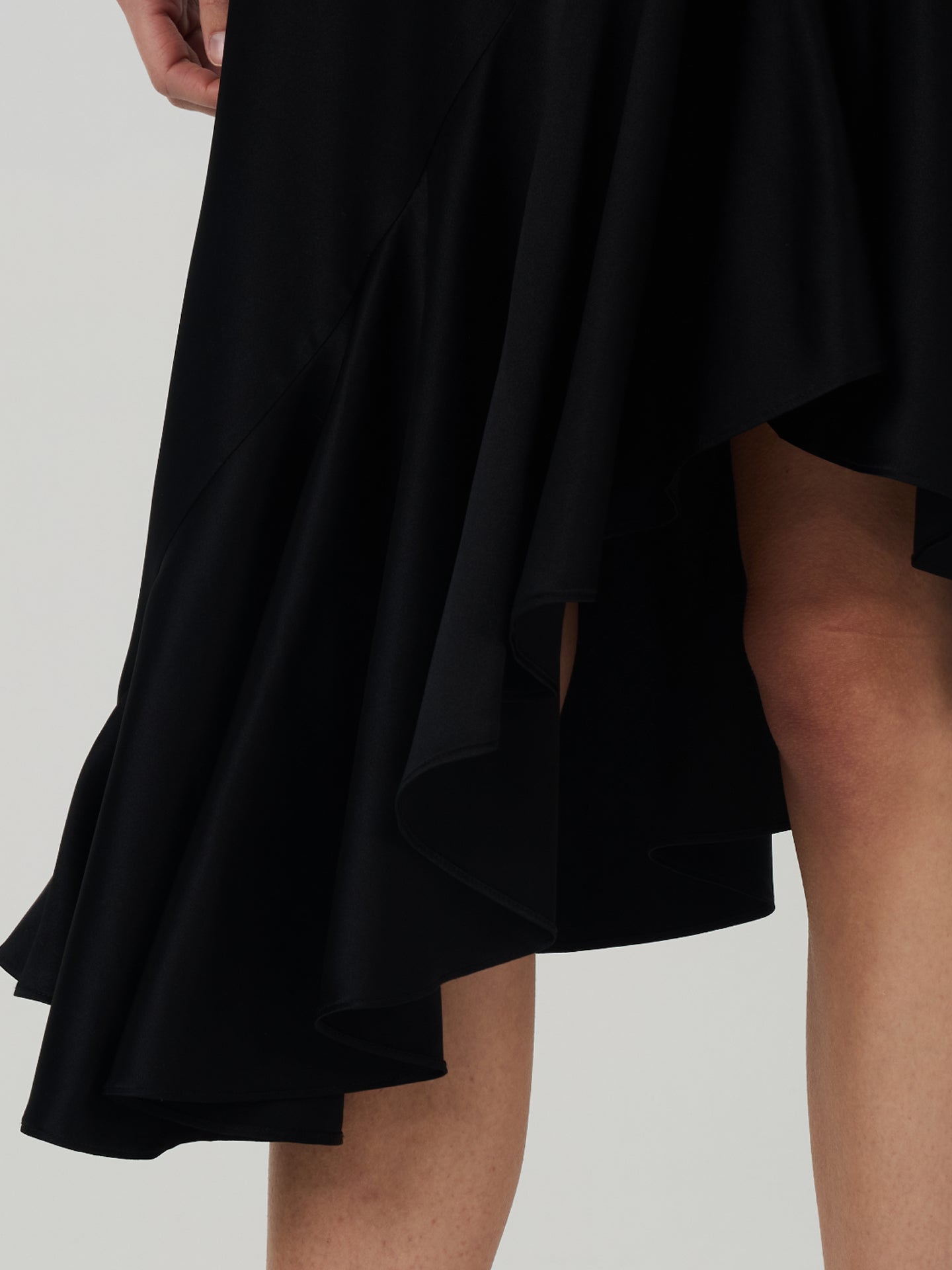 22 Momme Silk Asymmetrical Ruffle Midi Skirt#color_Black