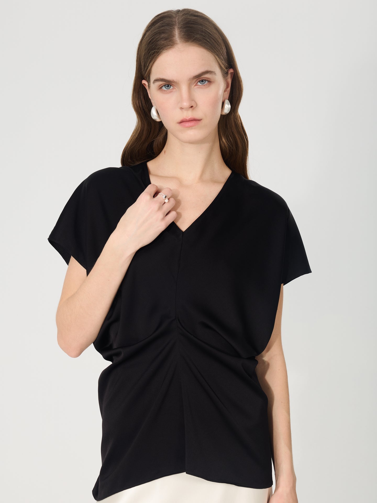 Mulberry Silk V-Neck Ruched Twist Top#color_Black